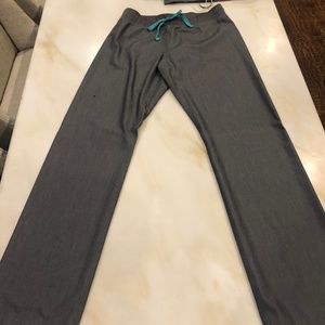 ⚡️FIGS⚡️small TALL Livingston scrub pant(spot)